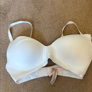 Victoria's Secret White T-Shirt Bra with Molded Cups